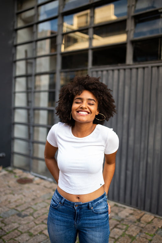 How to Manage Curly Hair in Humid Weather